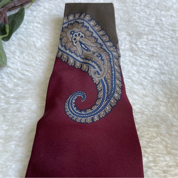 Pancaldi Dark Red Paisley Silk Tie - Picture 4 of 12